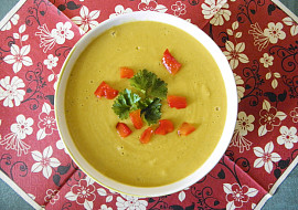 Polévka z červené čočky