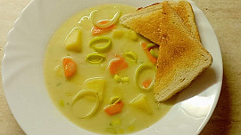 Krém z brambor, mrkve a pórku