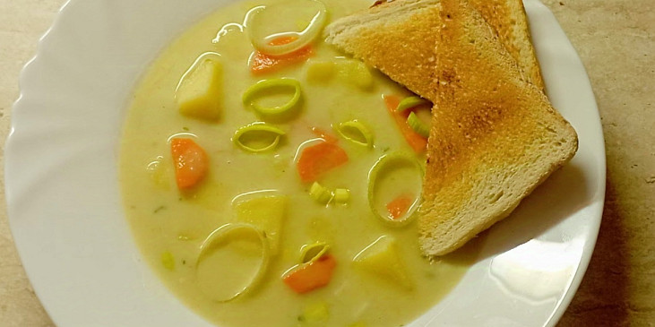 Krém z brambor, mrkve a pórku