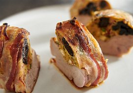 Vepřová panenka s nádivkou ze sušených švestek podle Mirka Kaliny