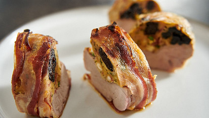 Vepřová panenka s nádivkou ze sušených švestek podle Mirka Kaliny