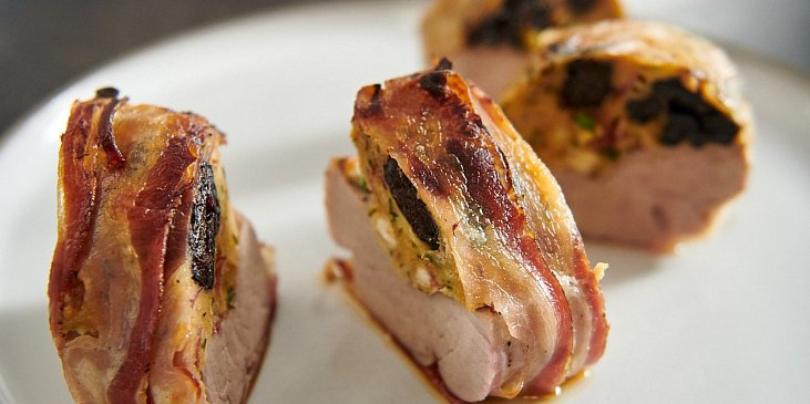 Vepřová panenka s nádivkou ze sušených švestek podle Mirka Kaliny