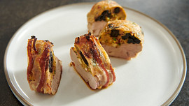 Vepřová panenka s nádivkou ze sušených švestek podle Mirka Kaliny