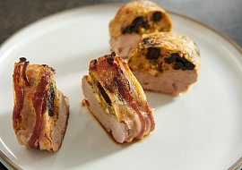 Vepřová panenka s nádivkou ze sušených švestek podle Mirka Kaliny