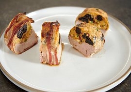 Vepřová panenka s nádivkou ze sušených švestek podle Mirka Kaliny