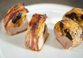 Vepřová panenka s nádivkou ze sušených švestek podle Mirka Kaliny