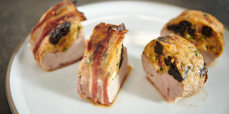 Vepřová panenka s nádivkou ze sušených švestek podle Mirka Kaliny