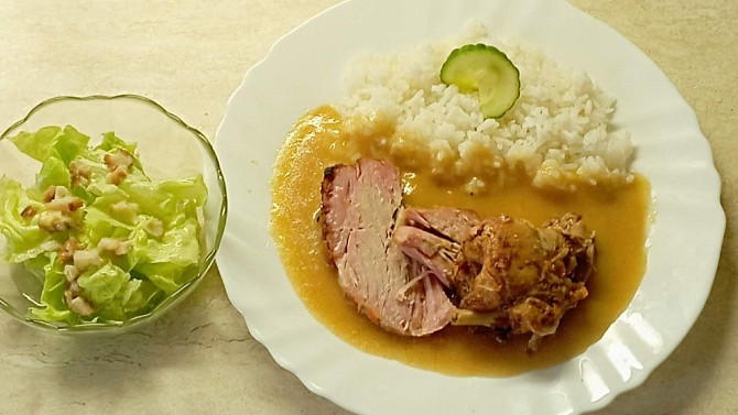 Vepřová plec pečená na zelenině