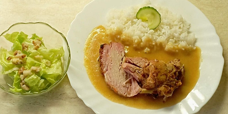 Vepřová plec pečená na zelenině