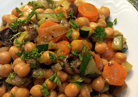 Cizrna s dušenými houbami a zeleninou