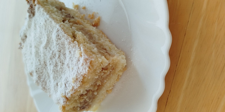 Koláč s jablečnou nádivkou