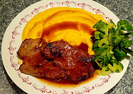 Krkovička s dýňovo-bramborovou kaší