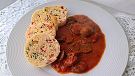 Krůtí srdíčka na ajvaru a lučinový knedlík (nízkosacharidová strava pro diabetiky)