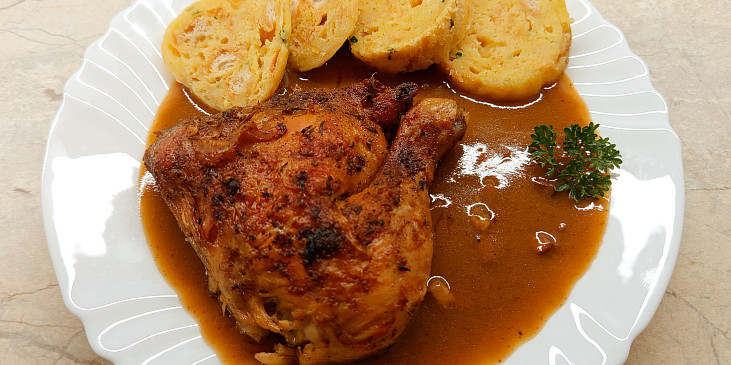 Kuře na slanině s jalovcem