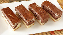 Mramorové šlehačkové řezy