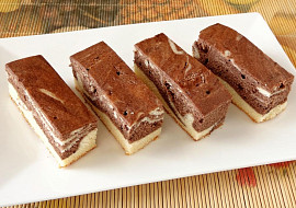 Mramorové šlehačkové řezy