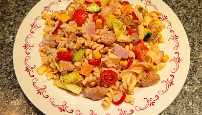 Těstovinový salát letní