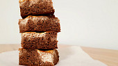 Banánové cheesecake brownies