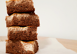 Banánové cheesecake brownies