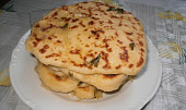 Česnekový naan (indická placka)
