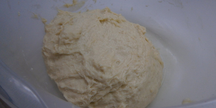 Česnekový naan (indická placka)