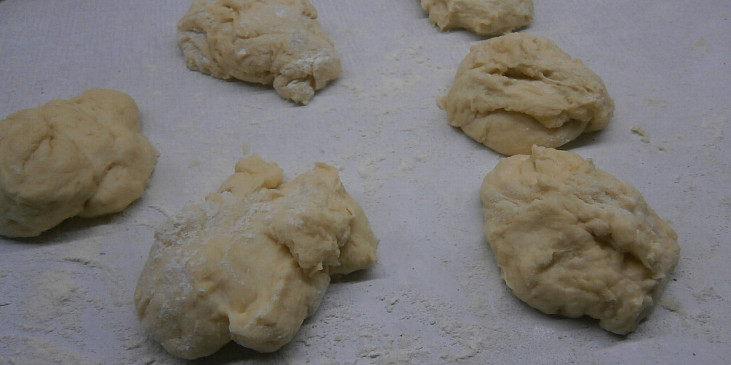 Česnekový naan (indická placka)