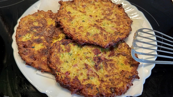 Cukeťáky se slaninou a sýrem