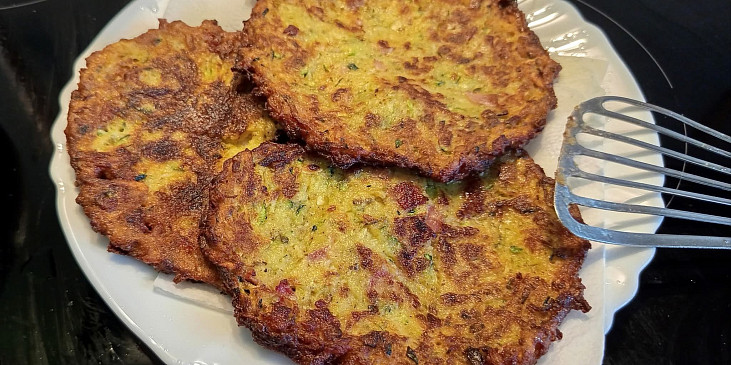 Cukeťáky se slaninou a sýrem