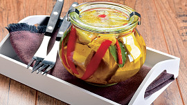 Hermelín v pikantním nálevu