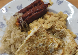 Hrachová kaše s cibulkou