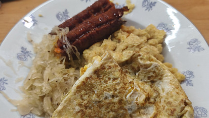 Hrachová kaše s cibulkou