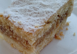 Koláč s jablečnou nádivkou