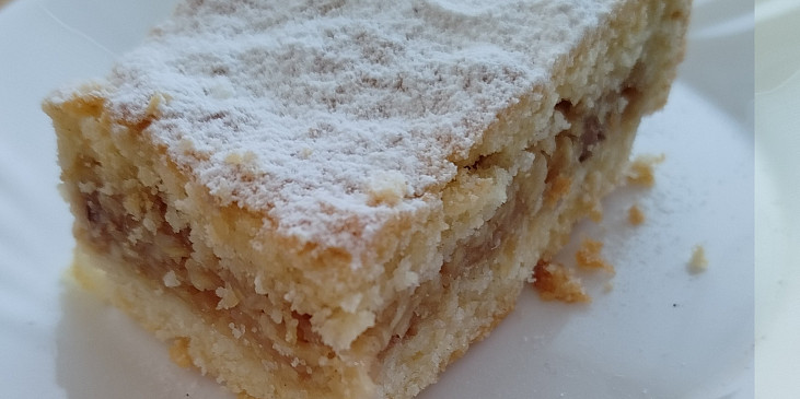 Koláč s jablečnou nádivkou