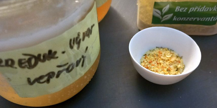 Květáková polévka se zeleninou bez smetany