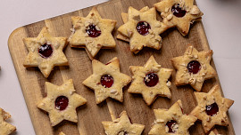 Linecké hvězdičky s mandlemi podle Josefa Maršálka