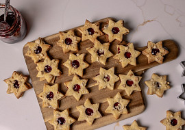 Linecké hvězdičky s mandlemi podle Josefa Maršálka