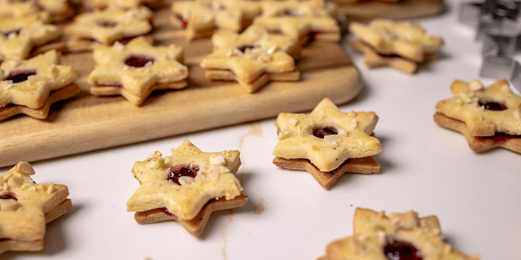 Linecké hvězdičky s mandlemi podle Josefa Maršálka