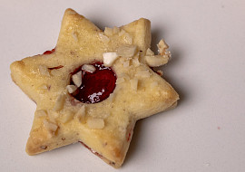 Linecké hvězdičky s mandlemi podle Josefa Maršálka