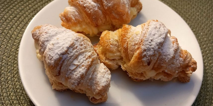 Mini listové zákusky s krémem