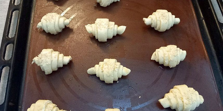 Mini listové zákusky s krémem