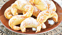 Plněné ořechové rohlíčky