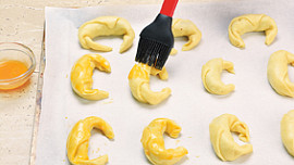 Plněné ořechové rohlíčky