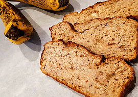 Vláčný banánový chlebíček