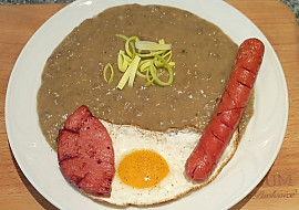 Čočka na kyselo se sázeným vejcem