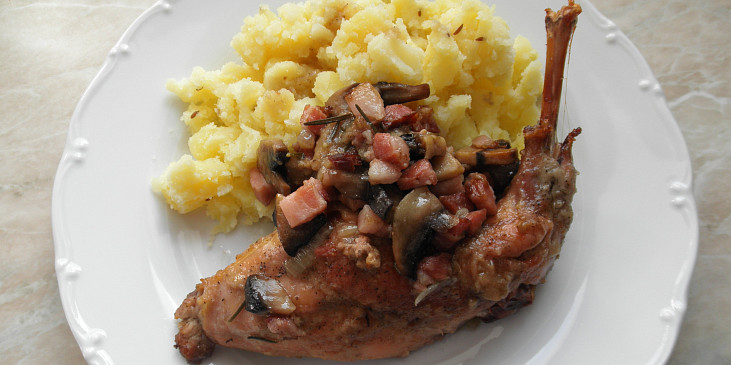 Králík na víně se žampiony (Králík na víně se žampiony)