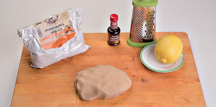 Linecké kytičky z pohankové mouky