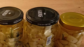 Nakládaný česnek v oleji