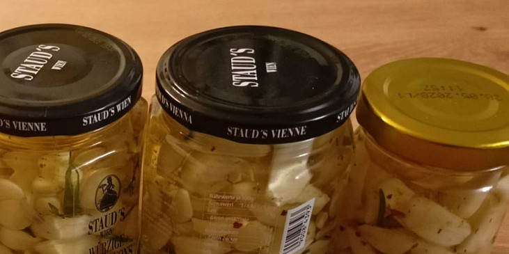 Nakládaný česnek v oleji