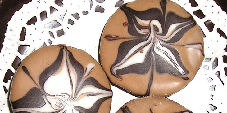 Skořicové s kytičkou