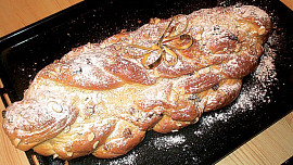 Vánočka z domácí pekárny